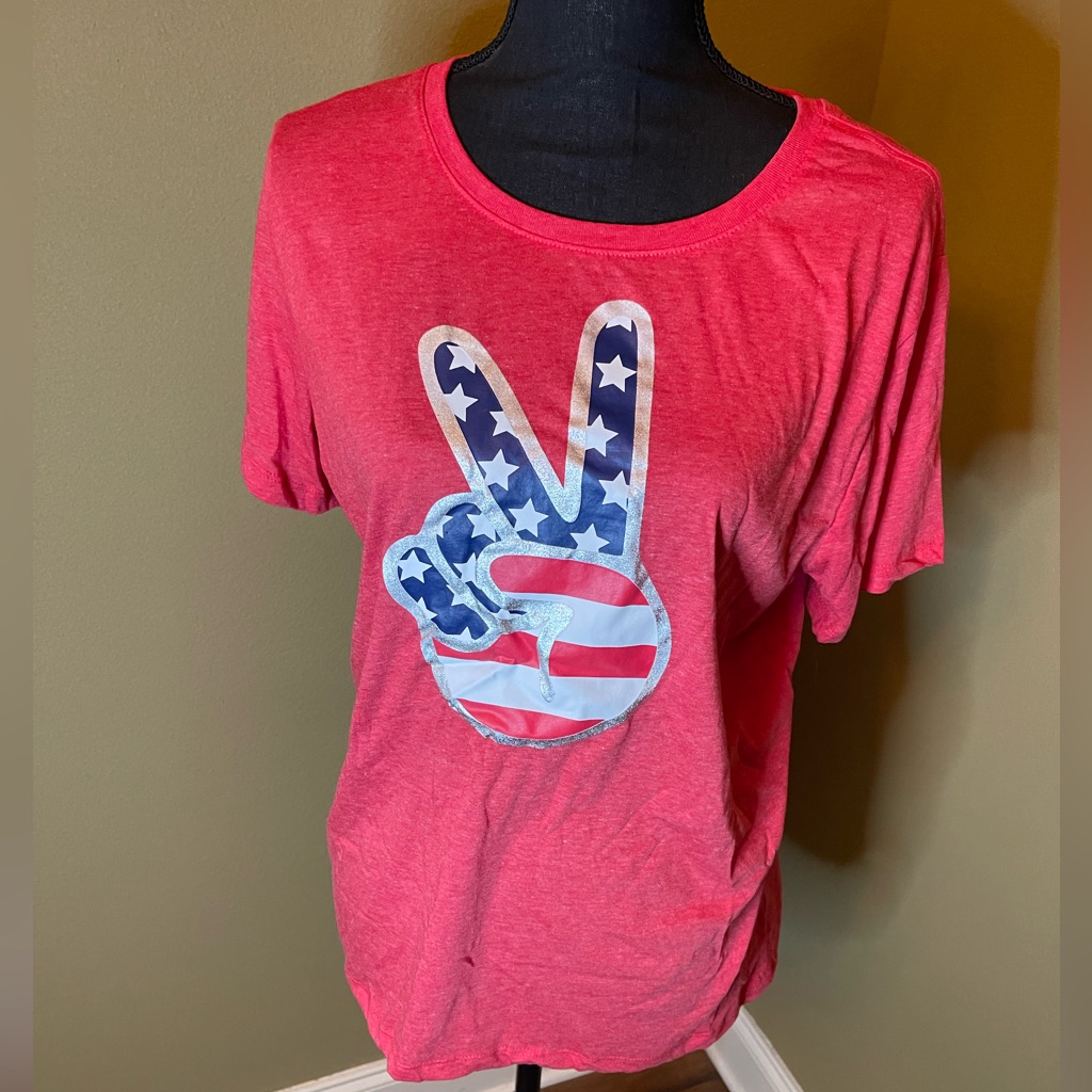 Red Short Sleeve Graphic T-Shirt Peace, Sign Fingers, Patriotic. Xl